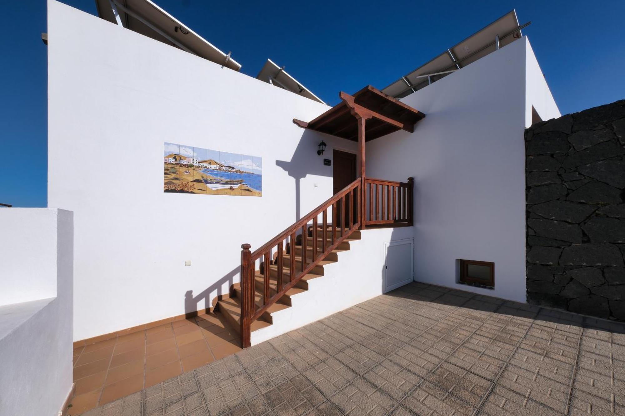 Villa Flavia-Private Pool, Jacuzzi, Sea Views Playa Blanca  Exterior photo