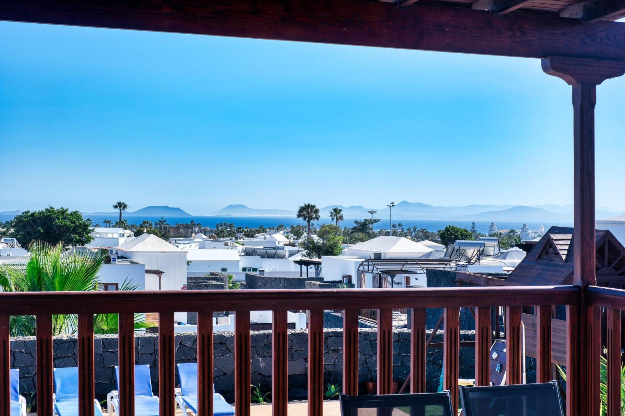 Villa Flavia-Private Pool, Jacuzzi, Sea Views Playa Blanca  Exterior photo